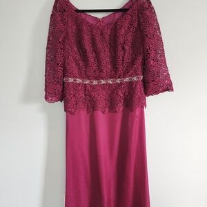 Jade Couture Pink Mother Of The Bride V-neck 3/4 Sleeve Wedding Gown